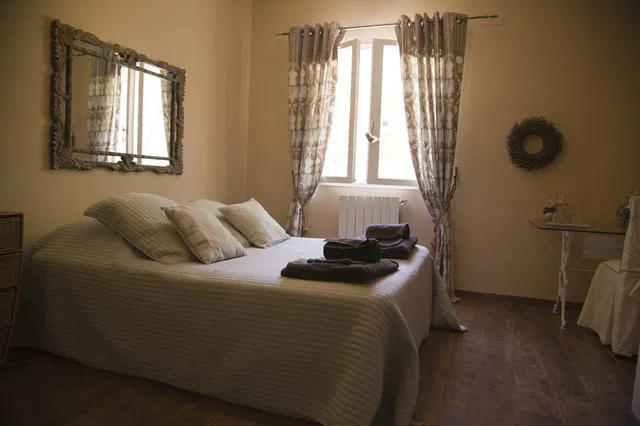 Room Rue de la Mairie in Dions