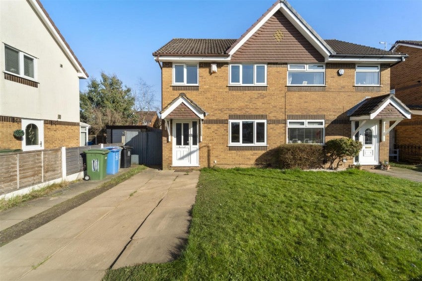 House Marthall Drive in Trafford