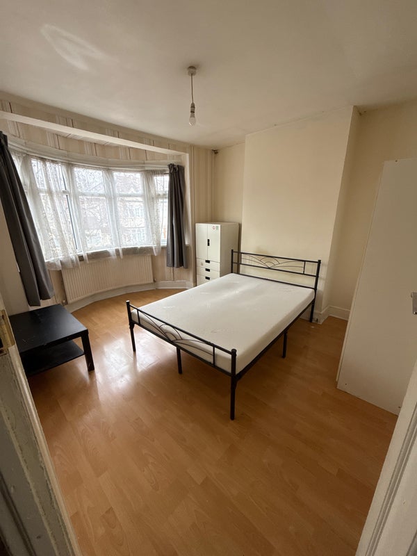 House Priory Close in Greater London