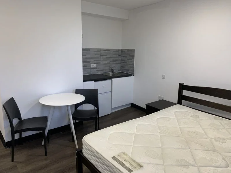 Room Langton Road in Greater London