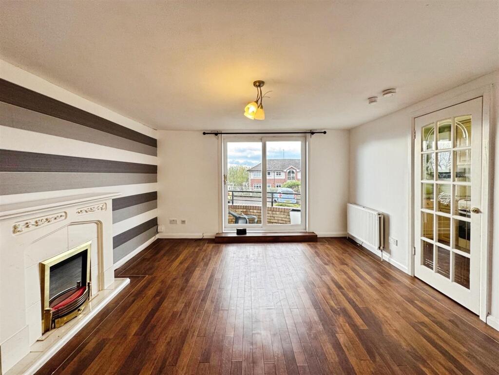 Flat Windsor Crescent in Clydebank