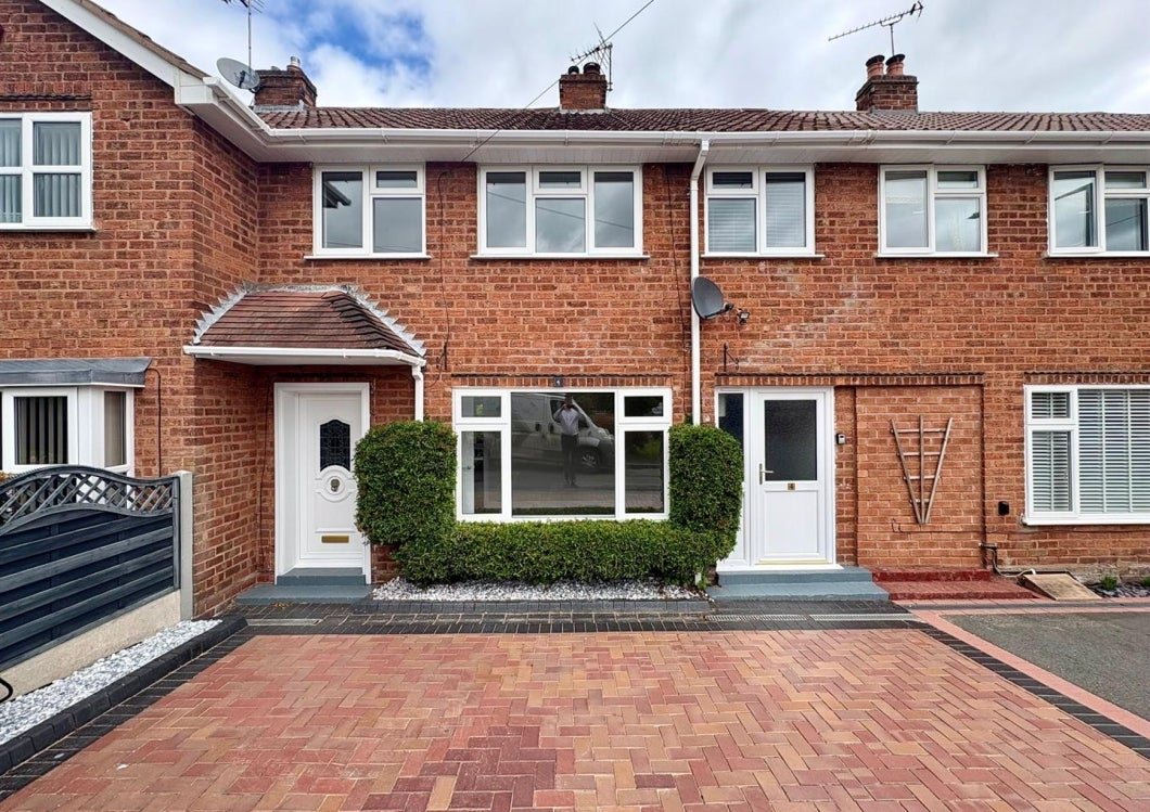 House Mount Close in Wombourne