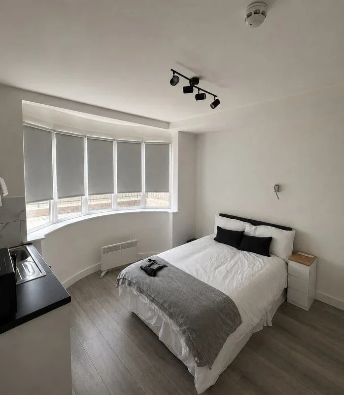 Room Carmelite Road in Greater London