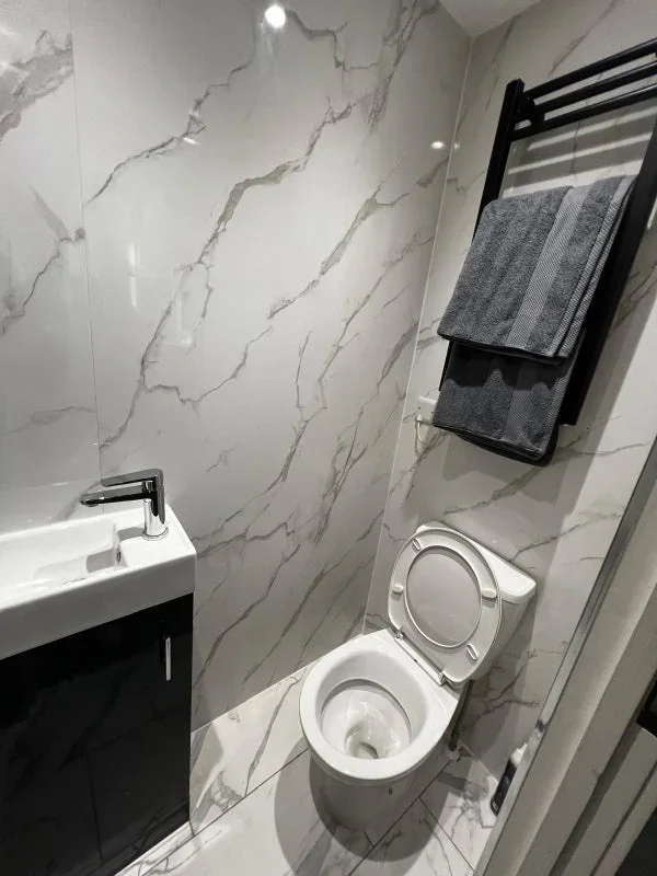 Room Carmelite Road in Greater London
