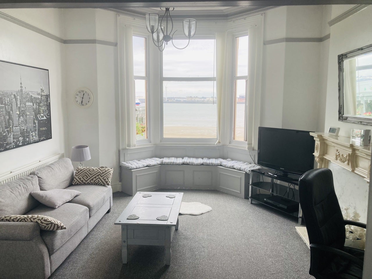 Flat Riversdale Road in Wallasey
