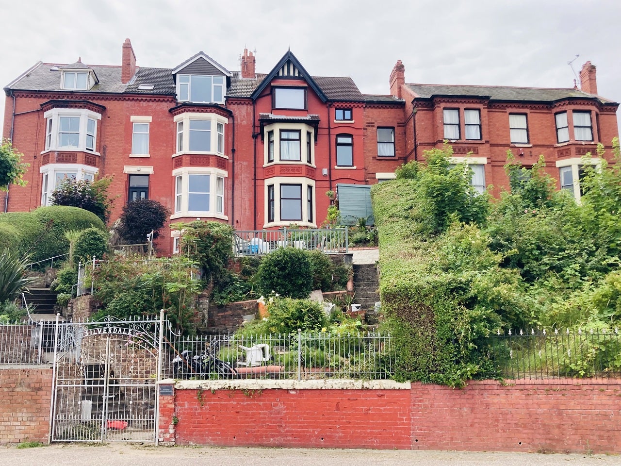 Flat Riversdale Road in Wallasey