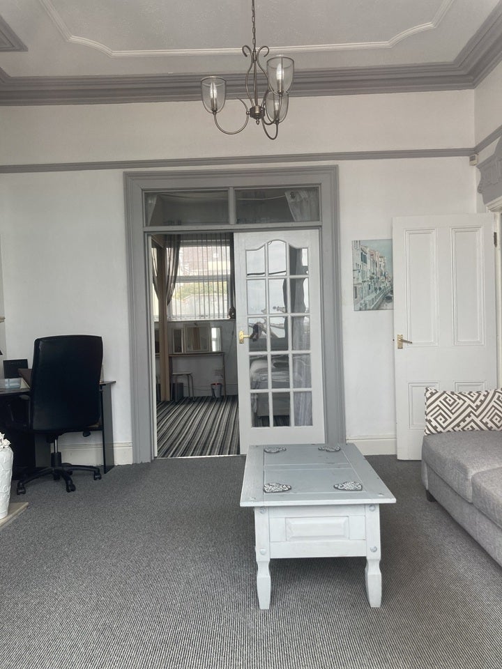 Flat Riversdale Road in Wallasey