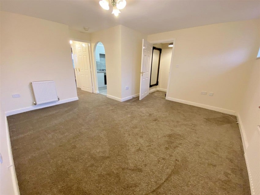 Flat Chestnut Drive in Eggborough