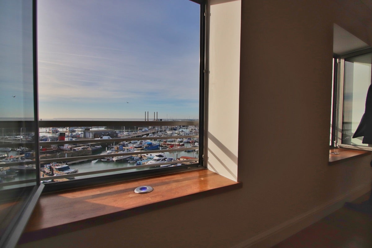 Flat Harbour Parade in Thanet