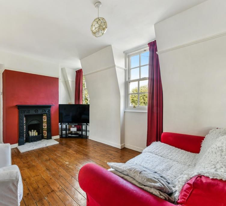 Room Thermopylae Gate in Greater London