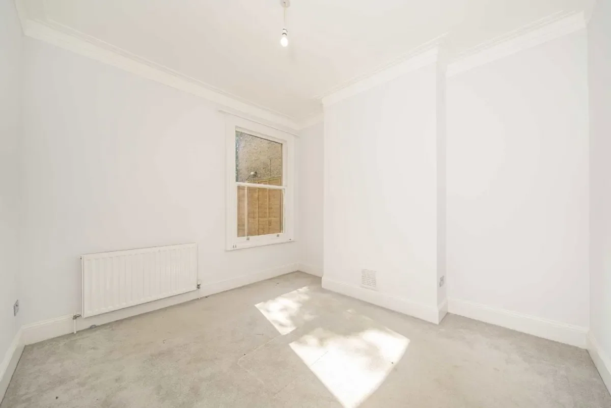 Flat Radbourne Road in Greater London