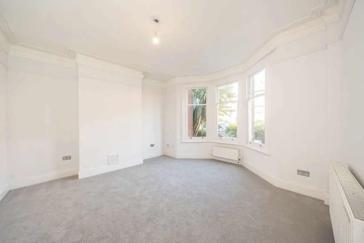 Flat Radbourne Road in Greater London