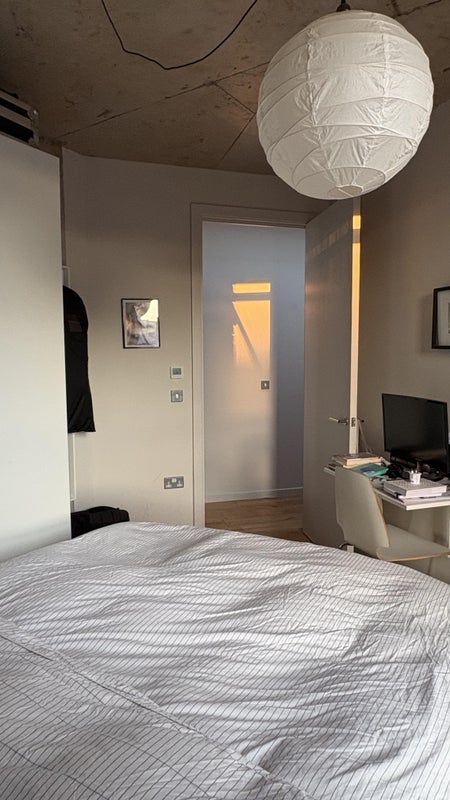 Room Prince Edward Road in Greater London
