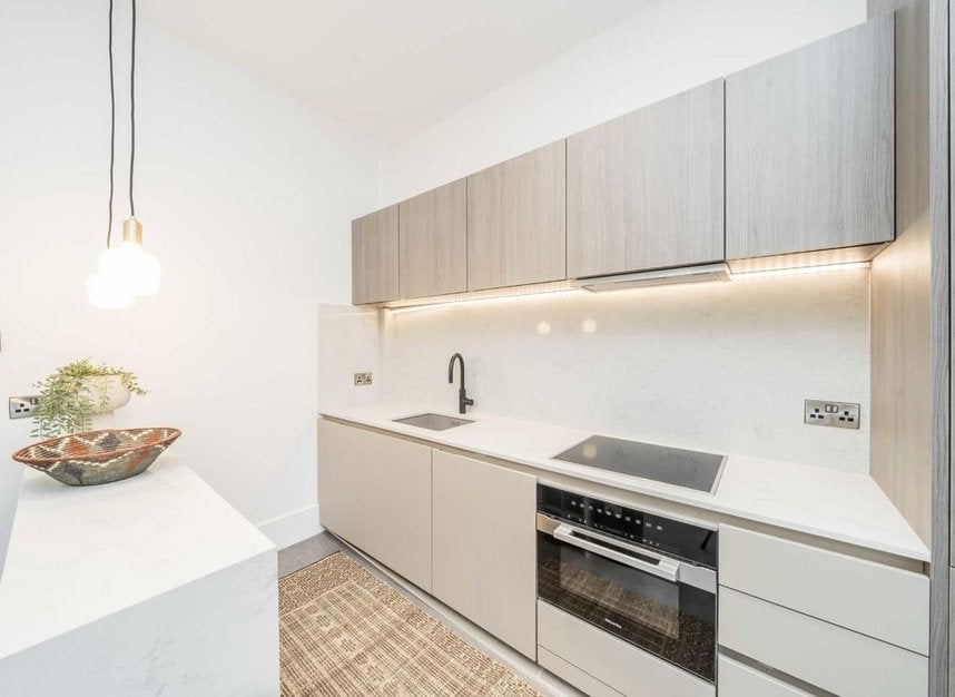 Flat Brondesbury Road in Greater London