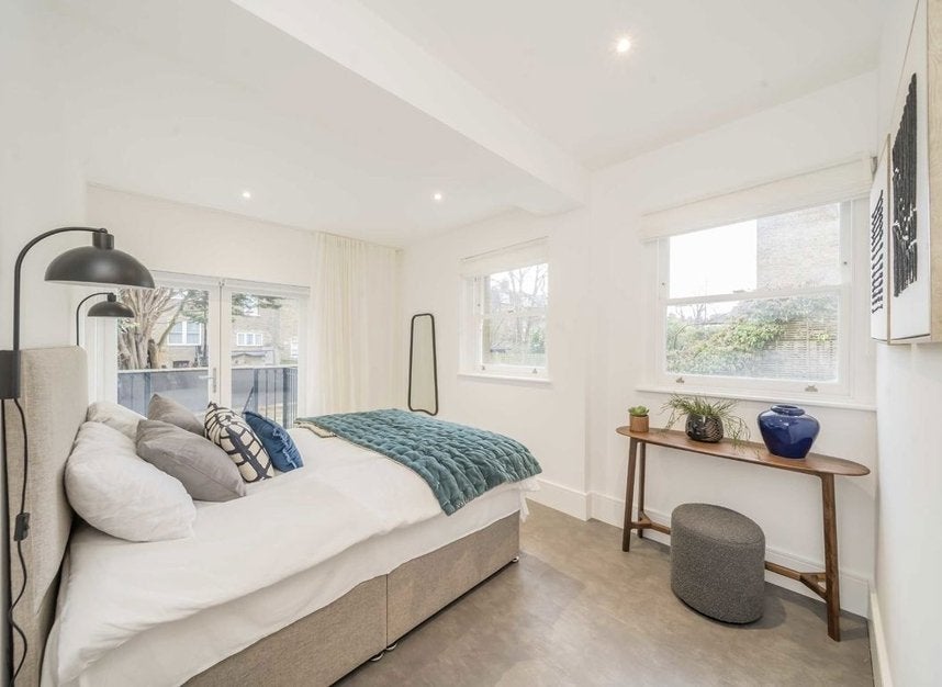 Flat Brondesbury Road in Greater London