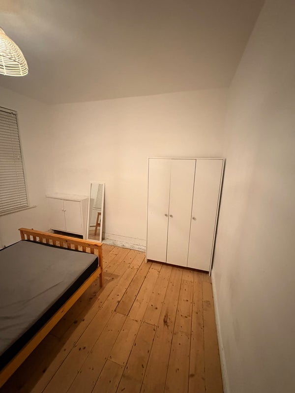 Room Amos Avenue in Manchester