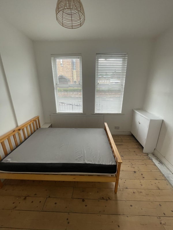 Room Amos Avenue in Manchester
