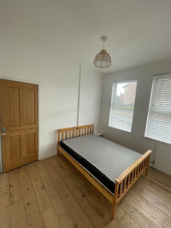 Room Amos Avenue in Manchester