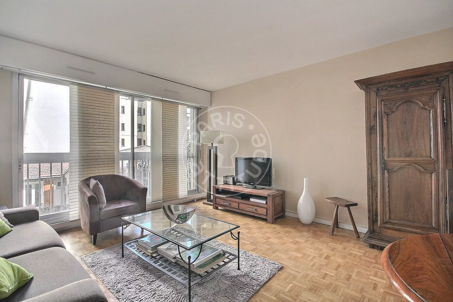 Flat Rue Saint-Charles in Paris