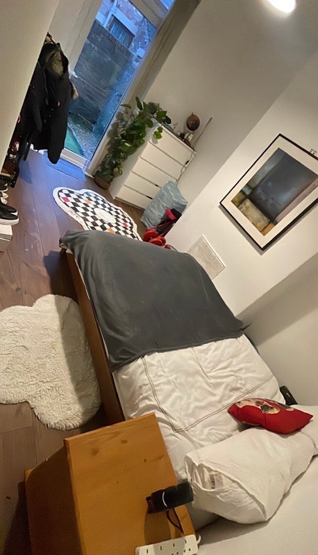 Room Kenyon Road in Liverpool