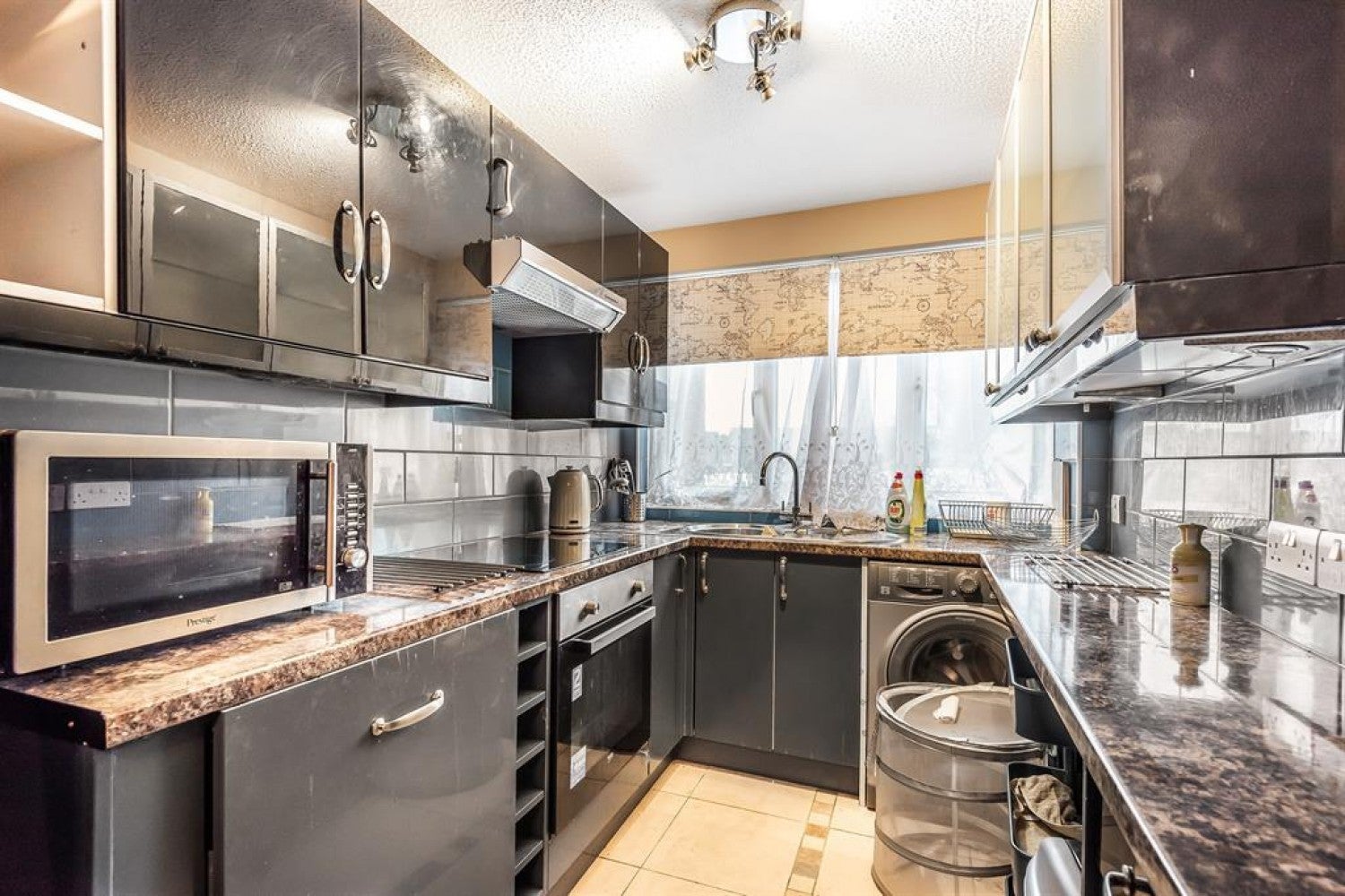 House Oakham Close in Greater London