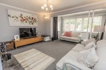 House Oatfield Drive in Tunbridge Wells