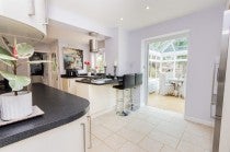 House Oatfield Drive in Tunbridge Wells