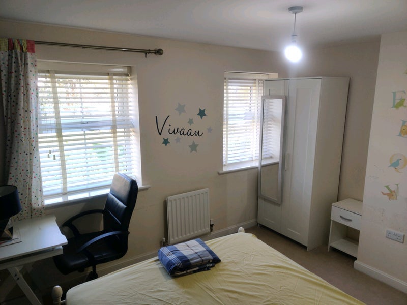 Room Oak Leaze in Bristol
