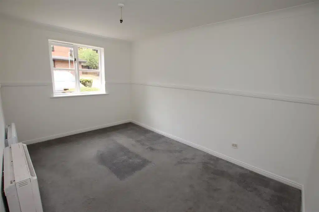 Flat Osbourne Road in Dartford
