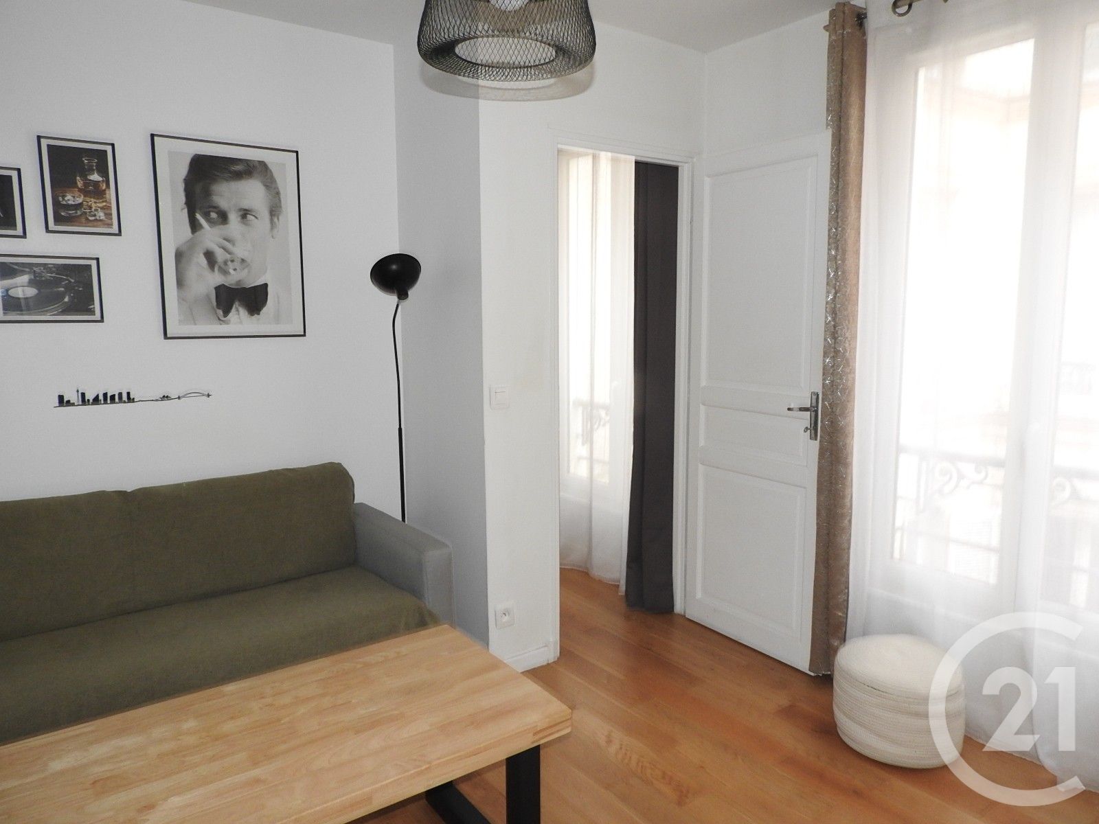 Appartement Rue Jouye Rouve à Paris