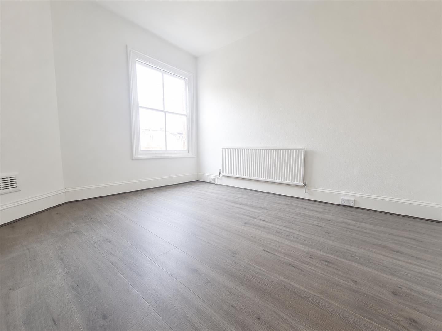 Flat Cavendish Road in Greater London