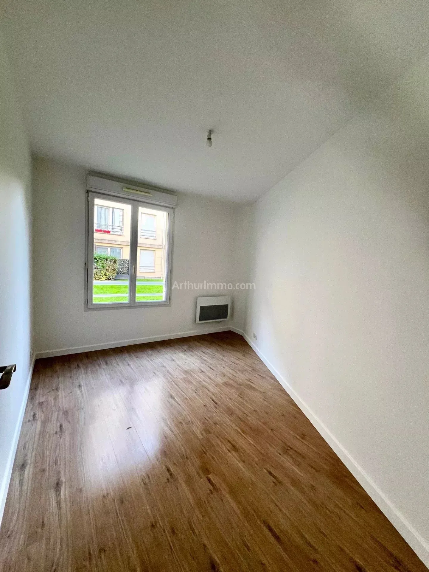 Appartement Avenue Paul Vaillant-Couturier à Paray-Vieille-Poste