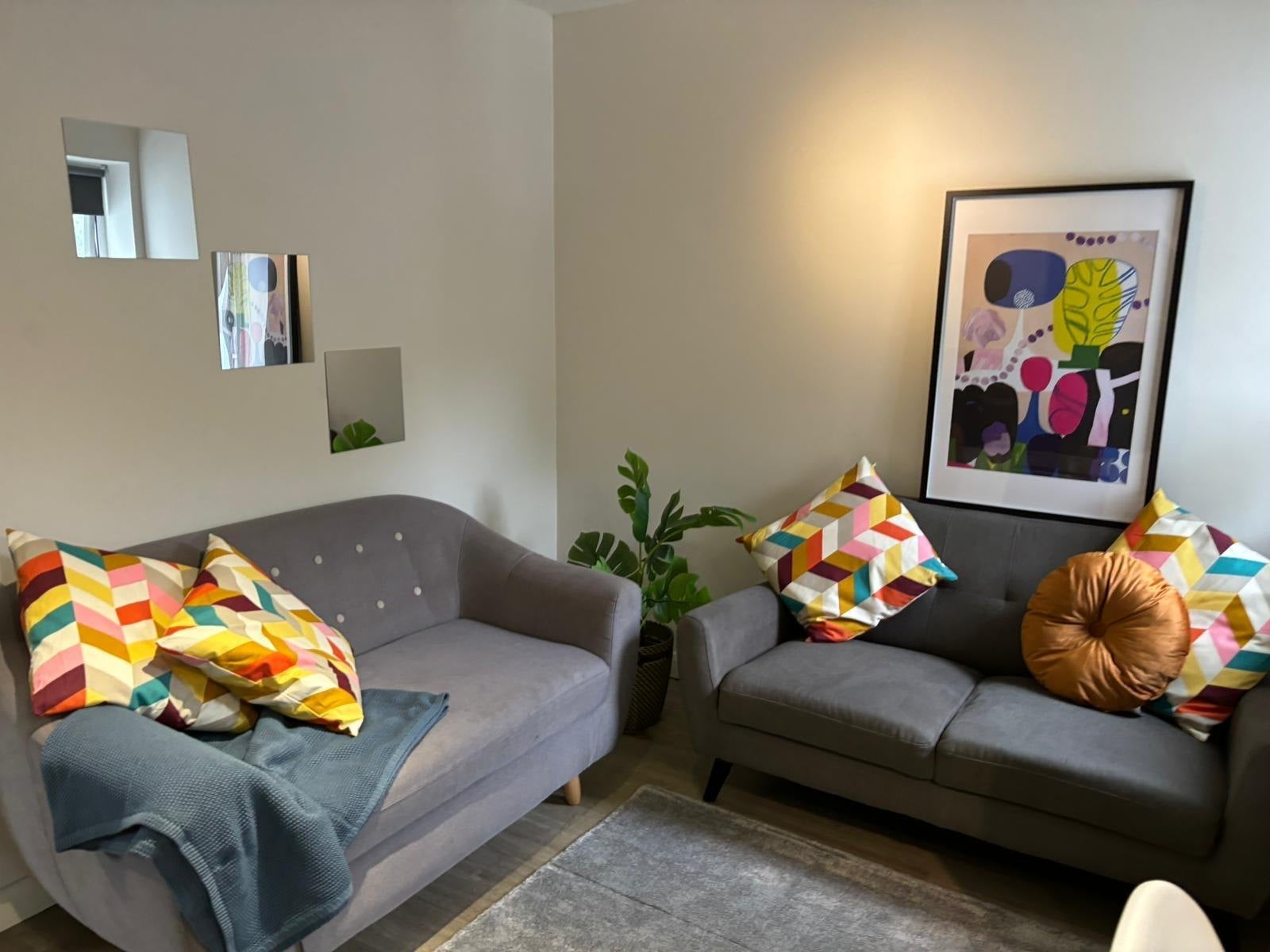 Flat Wyville Close in Nottingham