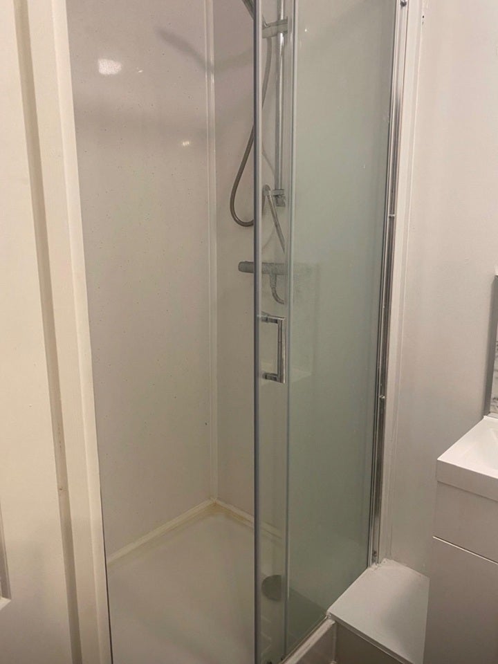 Room Illingworth Place in Milton Keynes