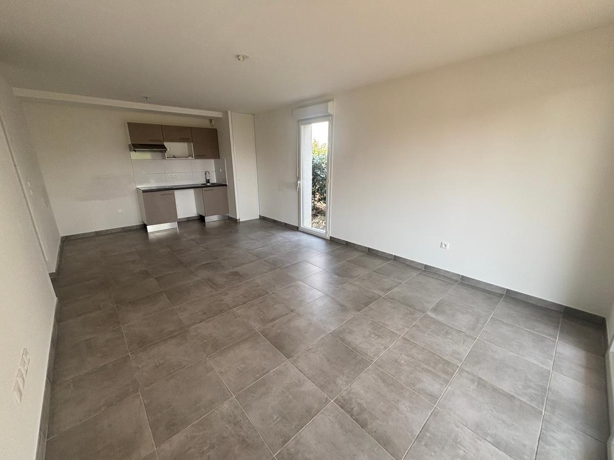 Flat Chemin de Canto-Laouzette in Roques