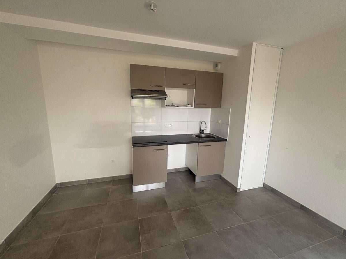 Flat Chemin de Canto-Laouzette in Roques