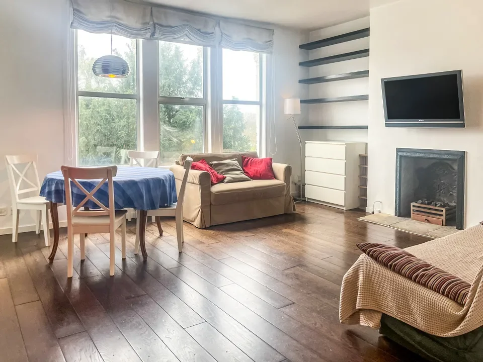 Flat Clapham Common North Side in Greater London