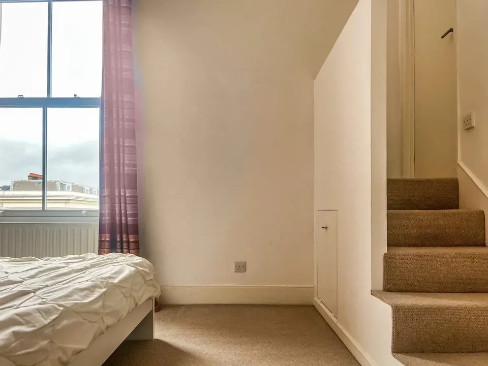 Flat Clapham Common North Side in Greater London