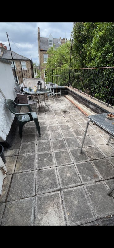 Room York Way in Greater London