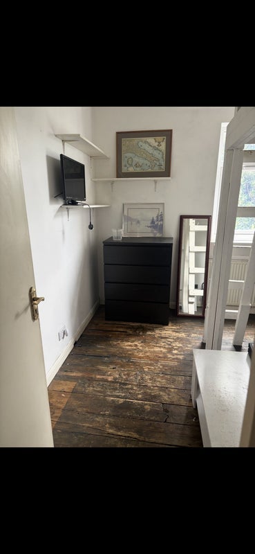 Room York Way in Greater London