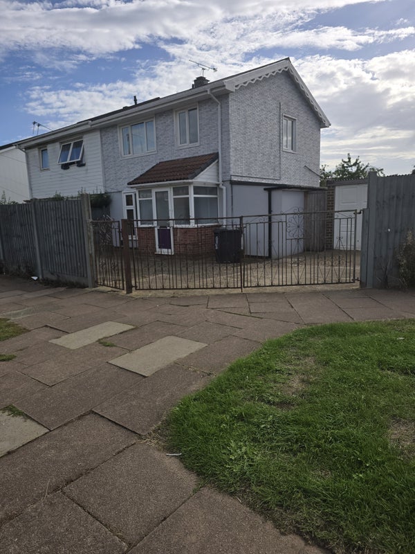House Birds Nest Avenue in Leicester