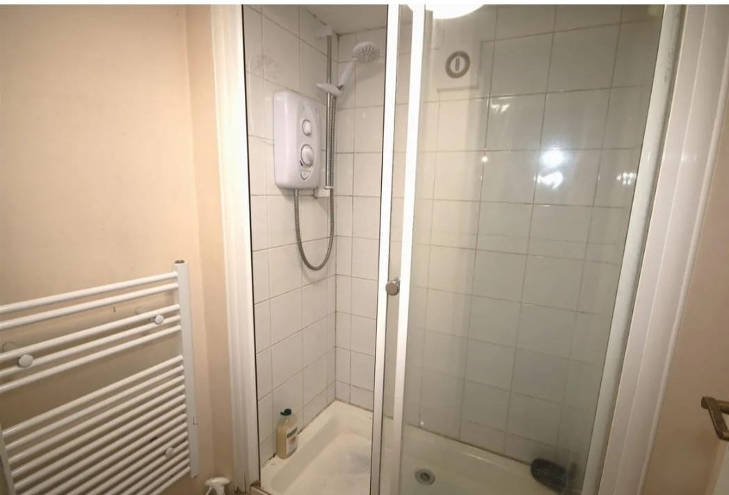 Room Downs Road in Canterbury