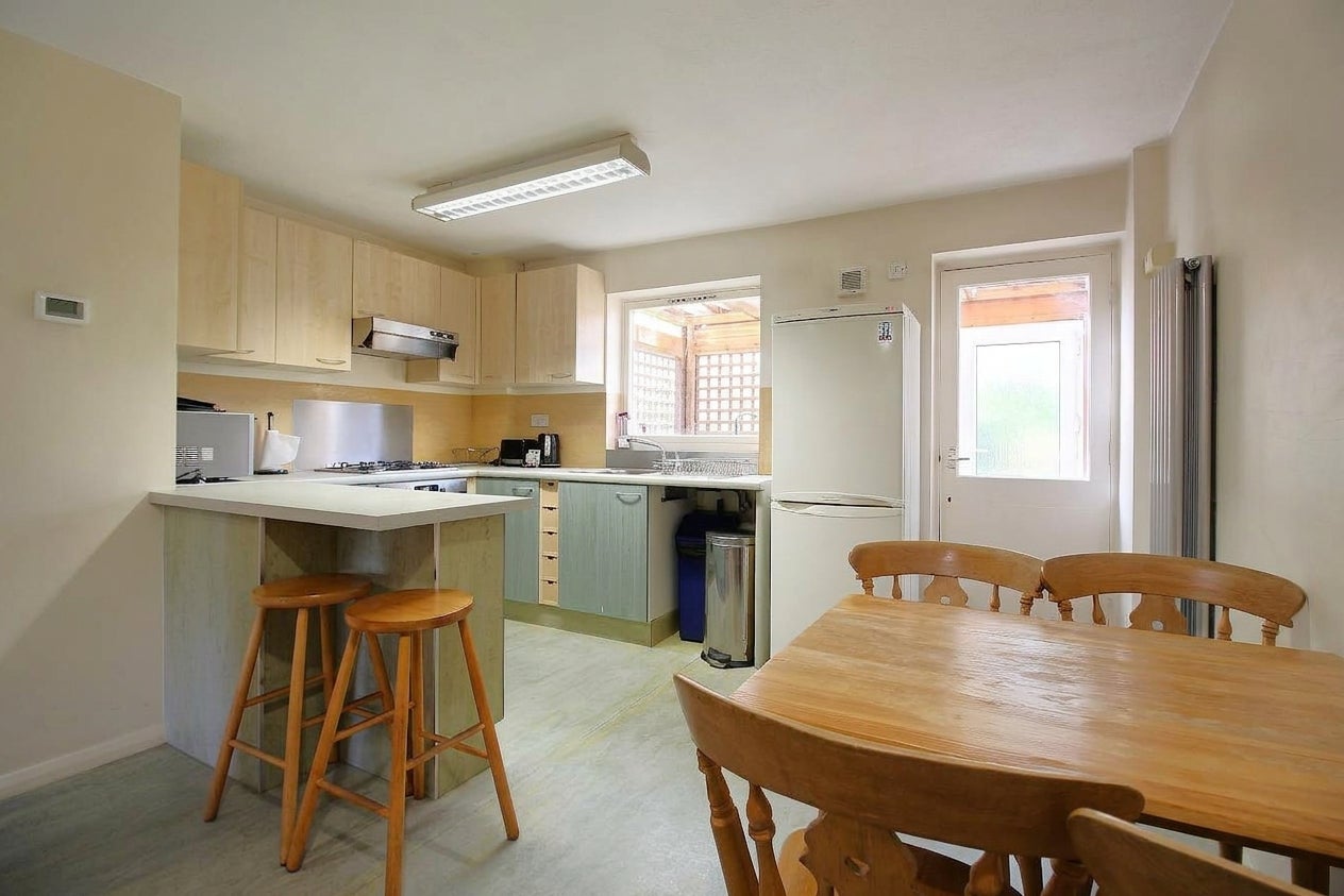 House Aplin Way in Greater London