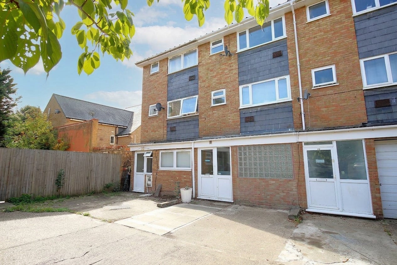 House Aplin Way in Greater London