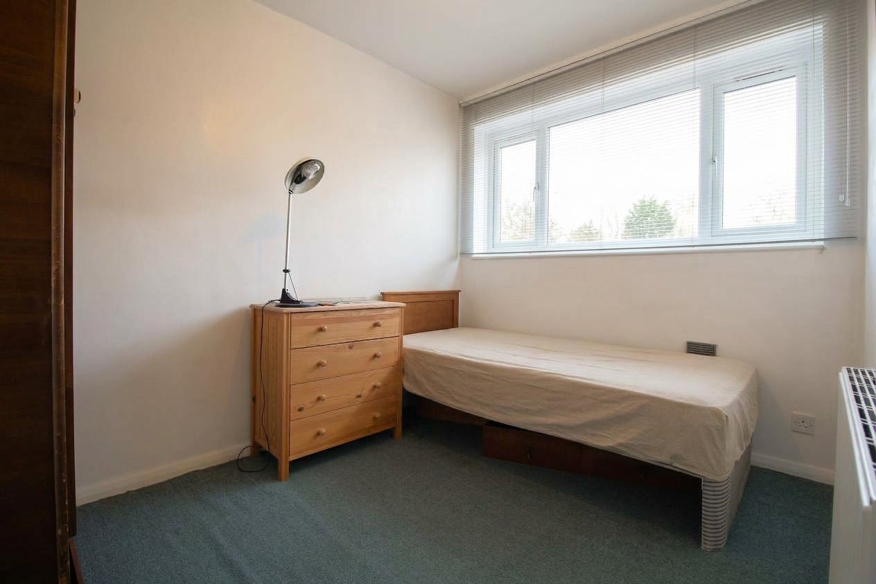 House Aplin Way in Greater London
