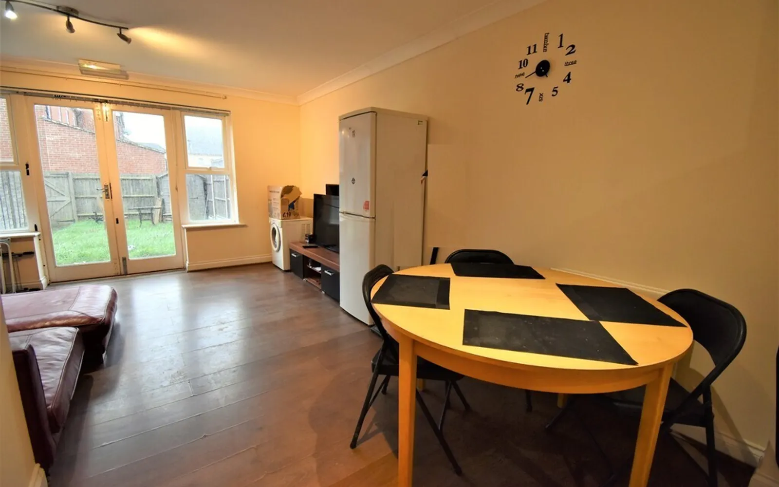 Room Cavell Drive in East Hertfordshire