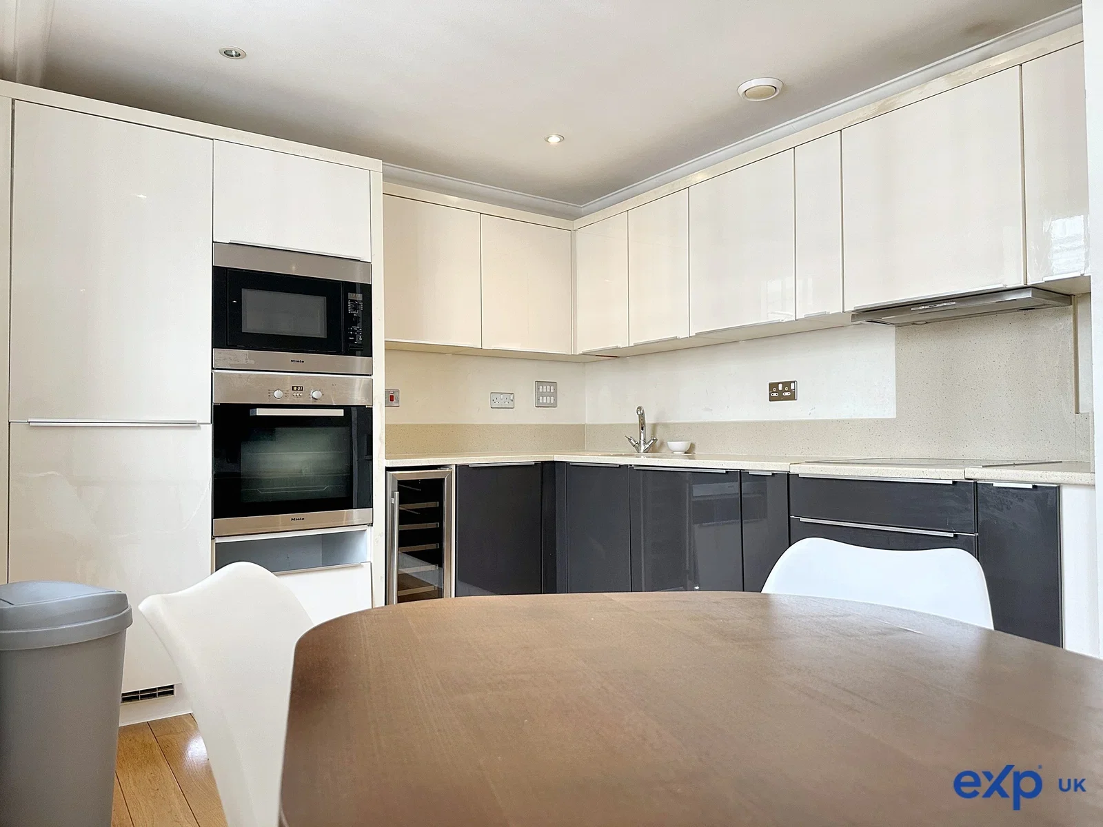 Flat Huntley Street in Greater London