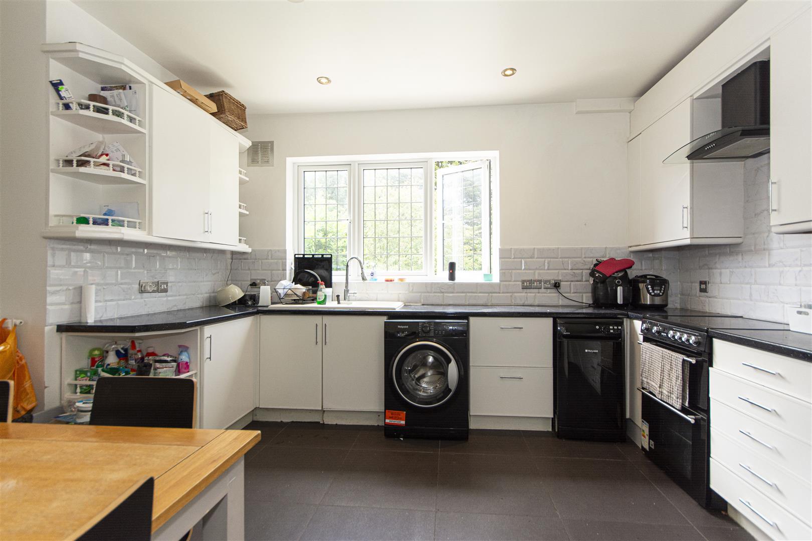House Kings Avenue in Greater London