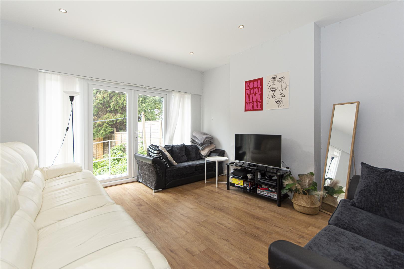 House Kings Avenue in Greater London