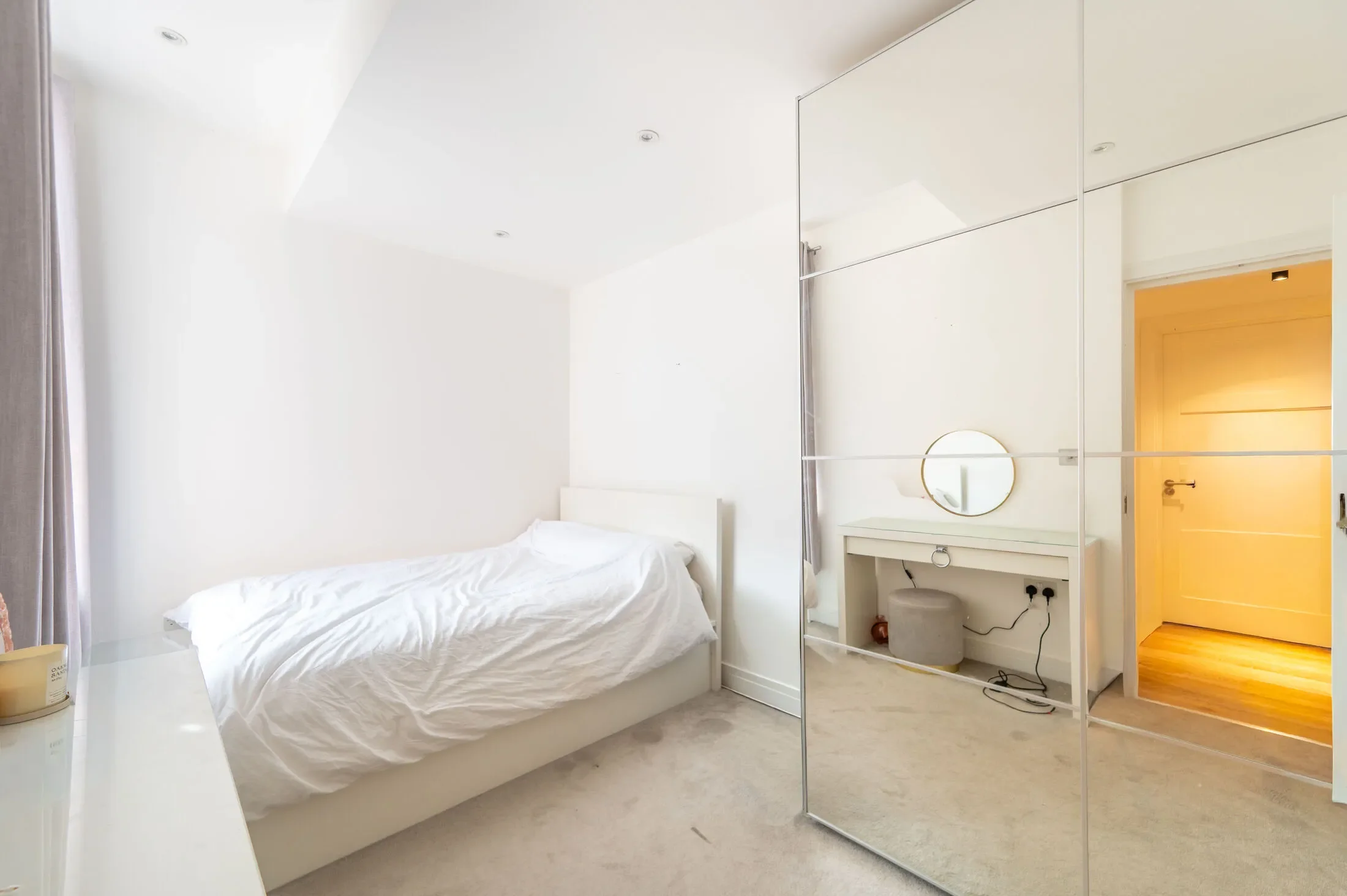 Flat Sheldon Road in Greater London